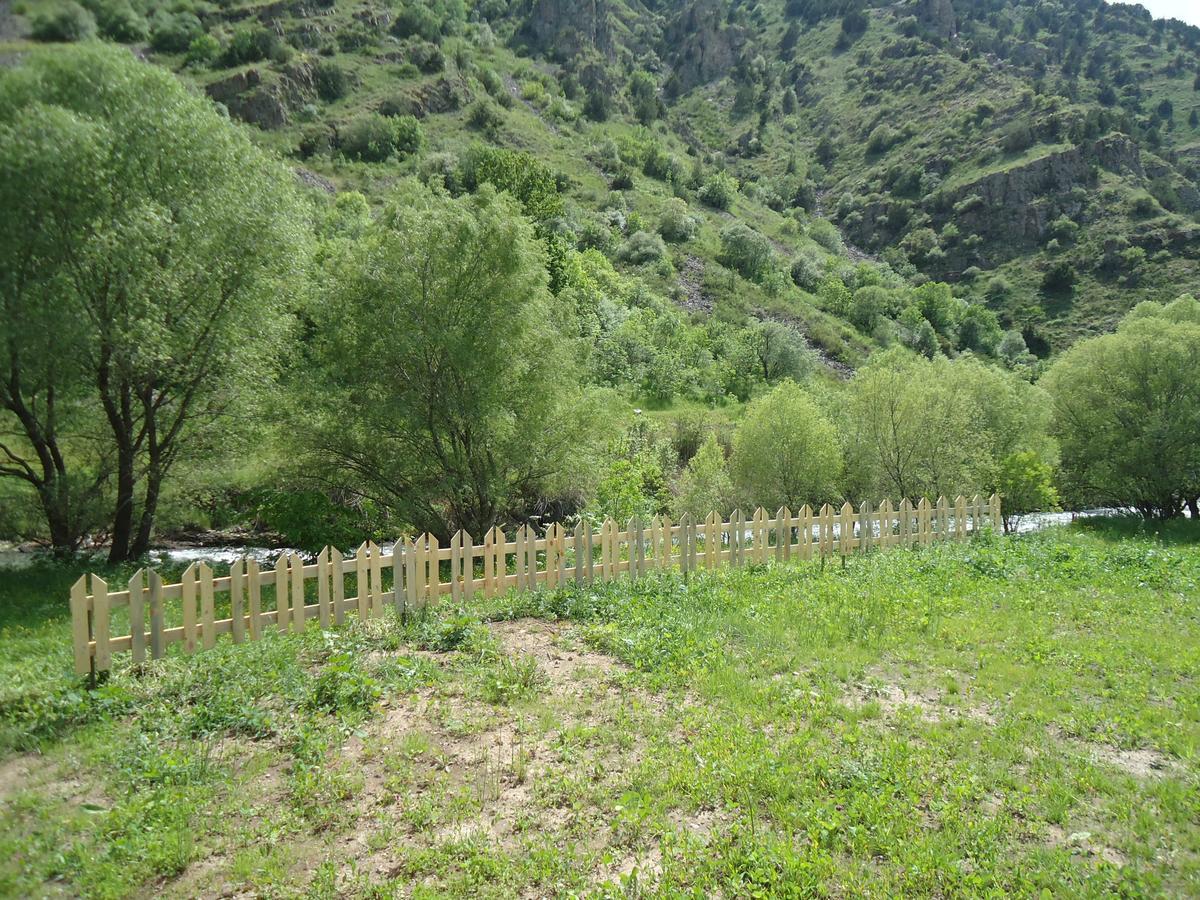 The River House Yeghegis Yekhegis Esterno foto